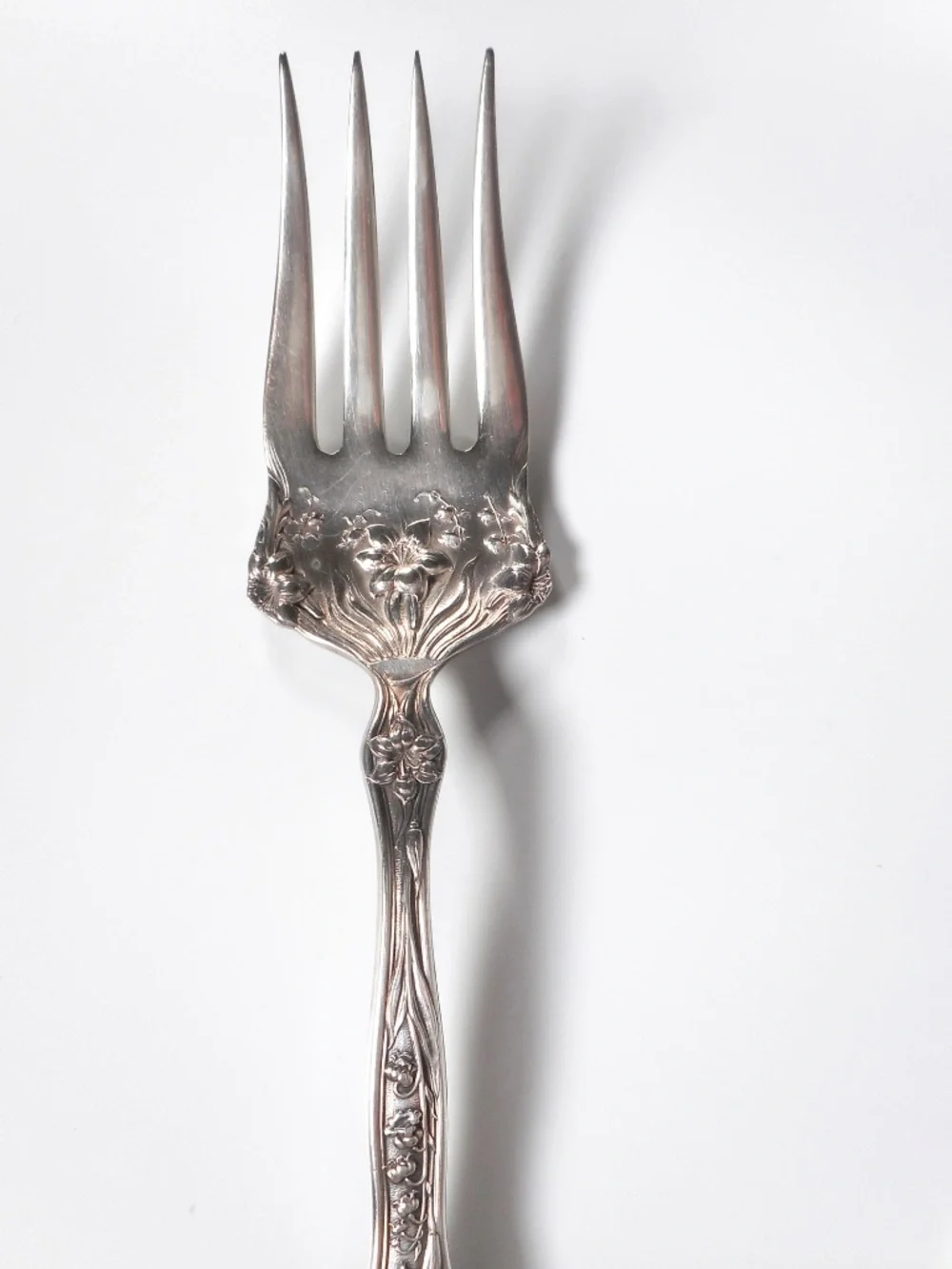 VTG Wm Rogers & Bro 1909 AI Silverplate Floral Lily Monogram Serving Fork 8.5